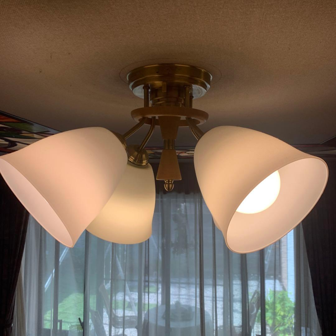 ジャンク品　モダンデザイン シャンデリア 4灯　LED電球付き