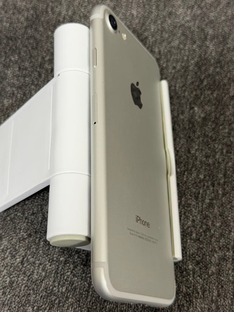 iPhone 7 32GB SIMロック解除済