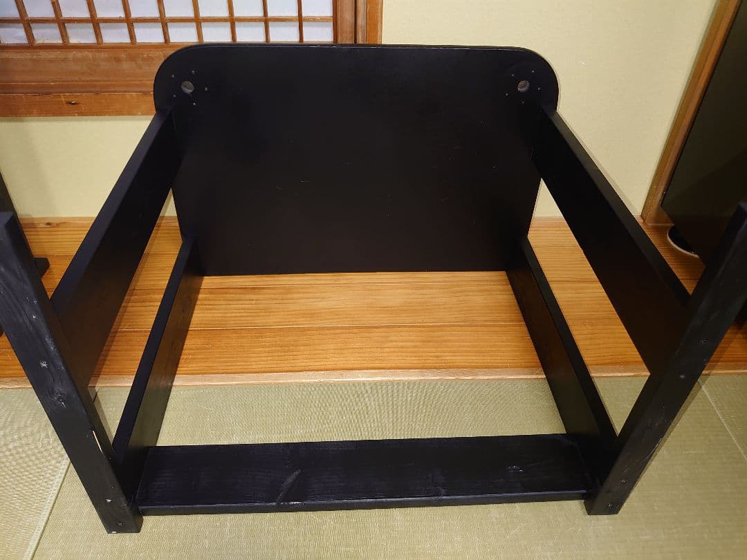 【累積119台目】１台用パチスロ実機の置き台（シンプルスタンド）★黒色に塗装済み