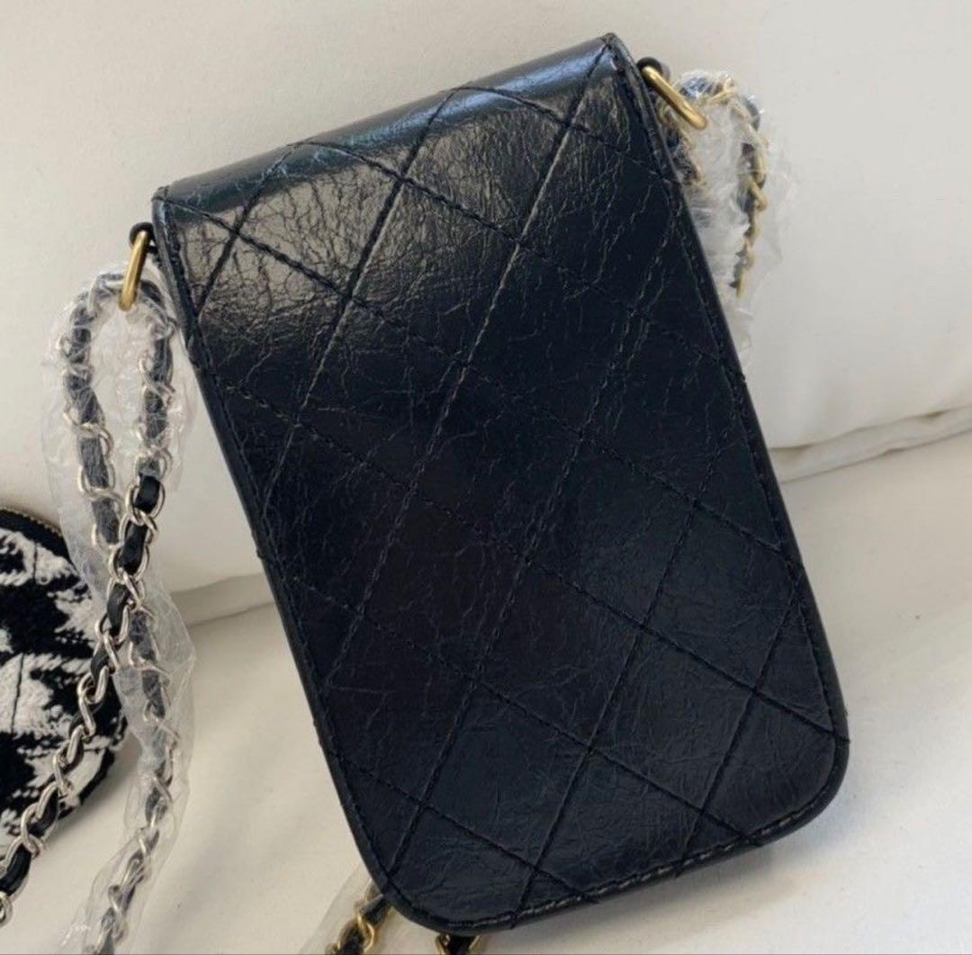 CHANELスマホショルダー+ケース