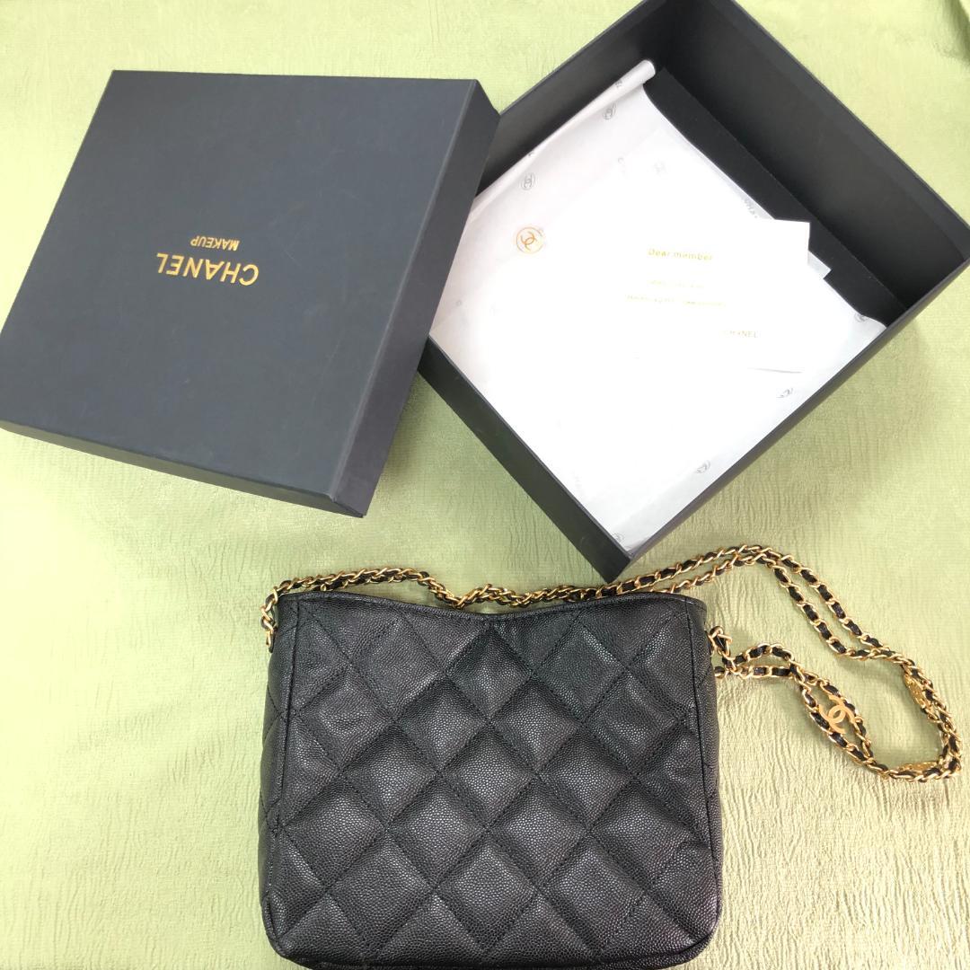 限定非売品質感メタルチェーン 羊革ハンドバッグ