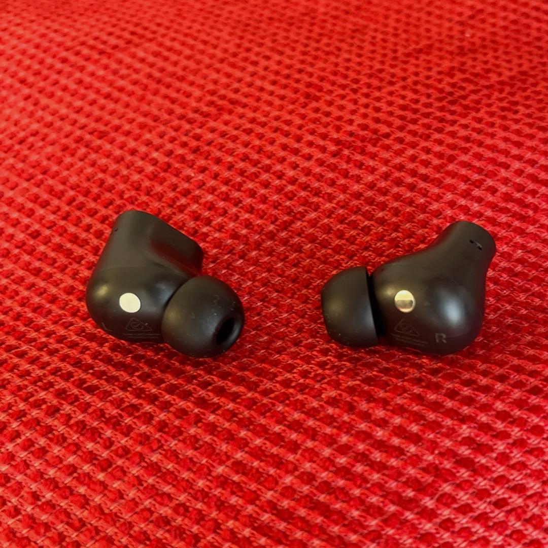 イヤホン Beats Studio Buds + Black/Gold