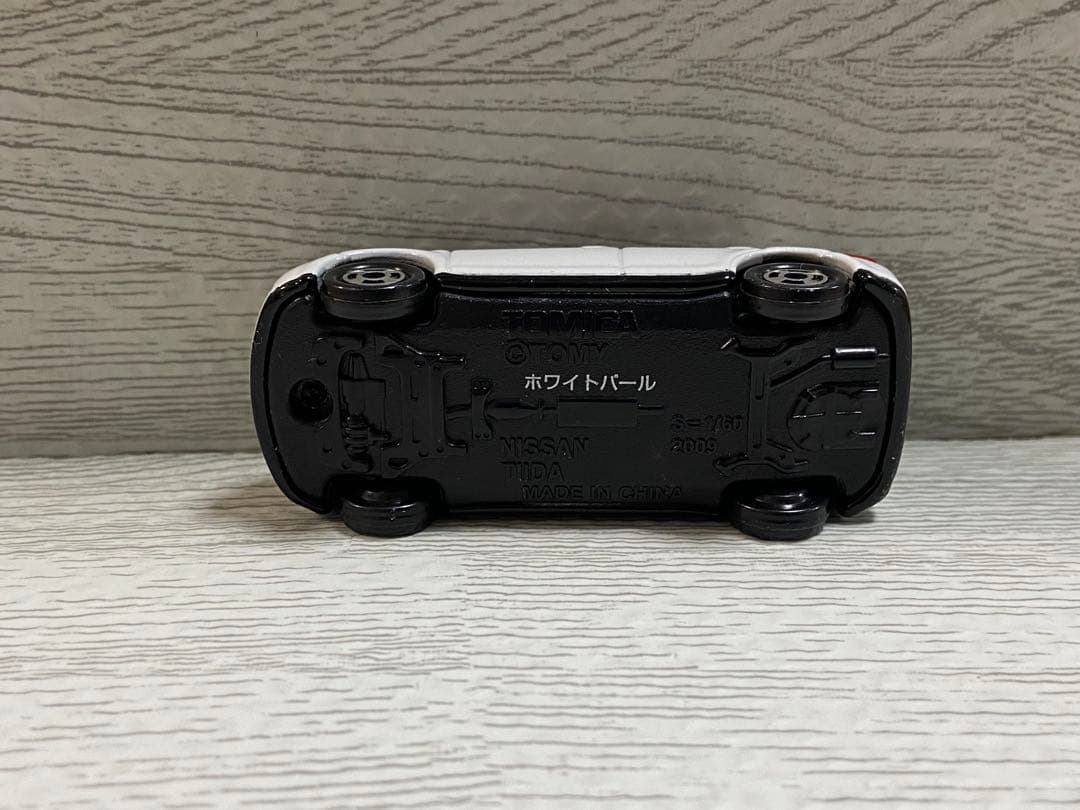 非売品　トミカ　日産　ティーダ　ホワイトパール