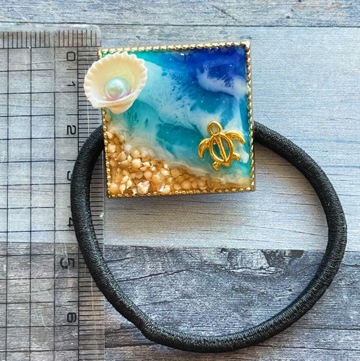 再販❤リアルマリン❤ホヌと星砂ビーチの貝殻スクエアのヘアゴム♡