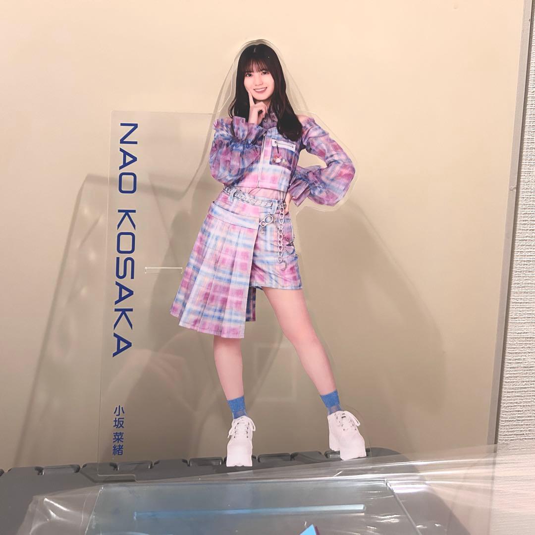 日向坂46 小坂菜緒　ビッグアクリルスタンド