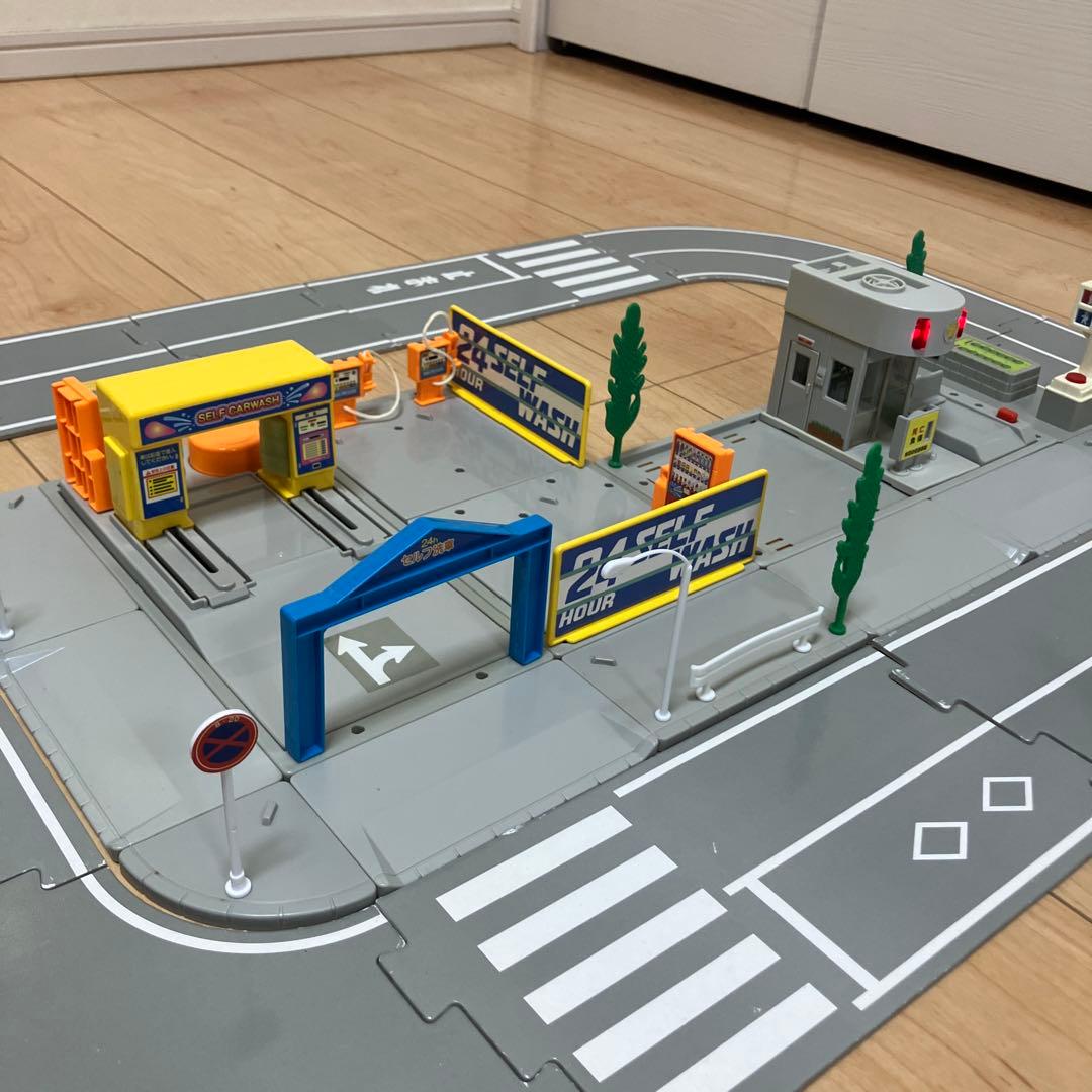 トミカタウン 洗車場 交番 駐車場 信号機×2 歩道橋 つながる道路