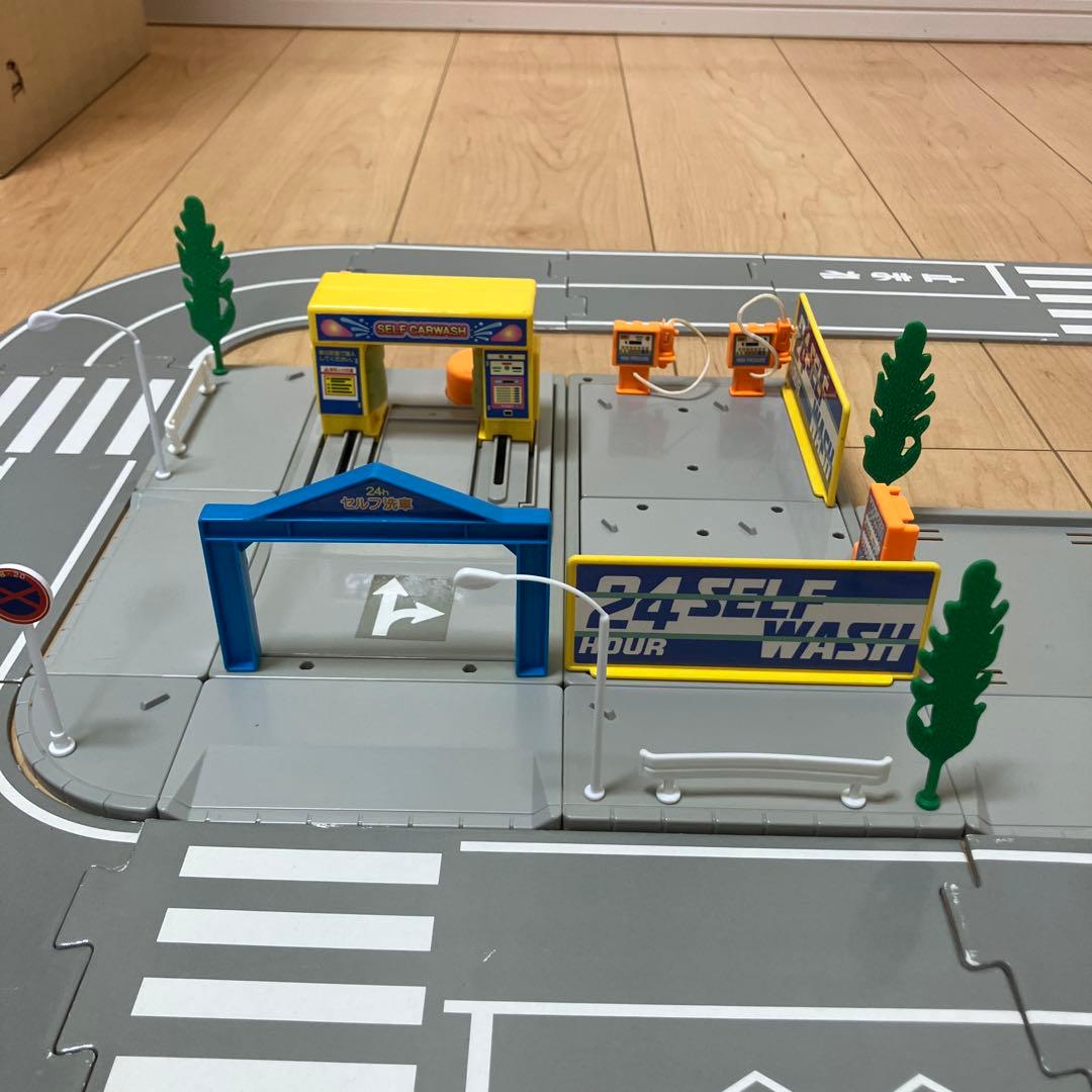 トミカタウン 洗車場 交番 駐車場 信号機×2 歩道橋 つながる道路