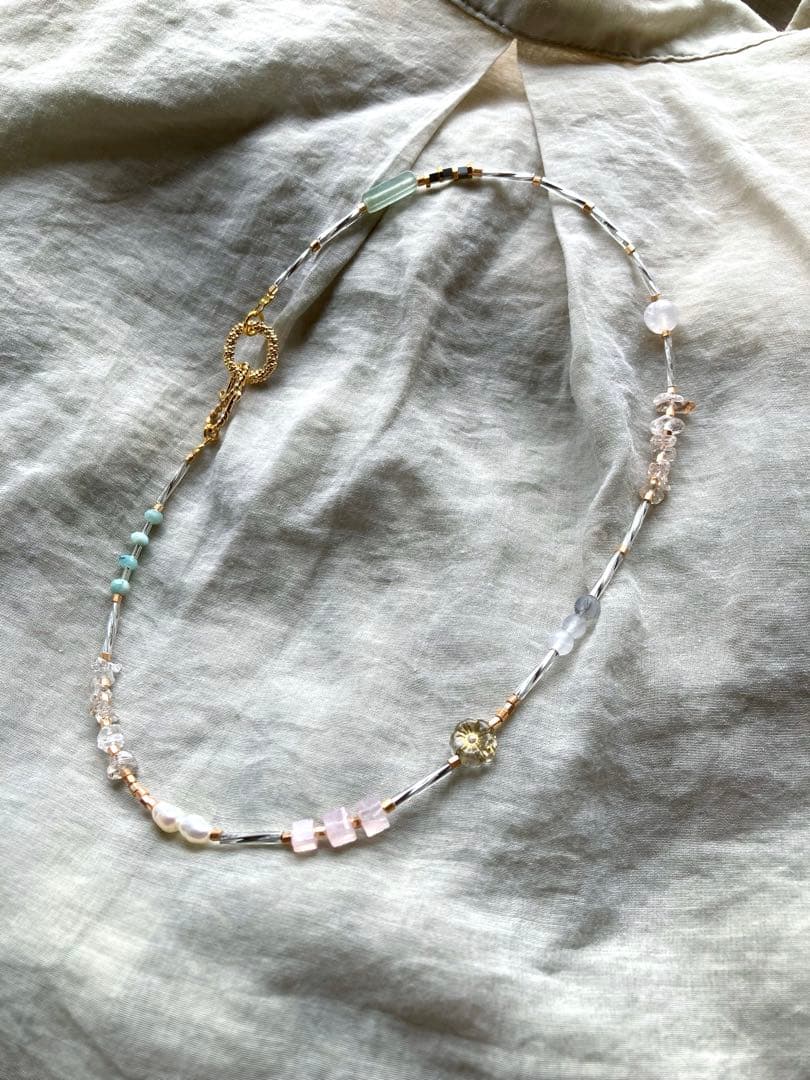 no.48 クリアトパーズと淡水パールのネックレス