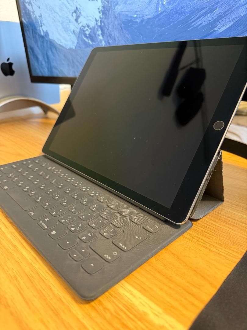 【ジャンク】第2世代iPad Pro + 純正キーボード付き
