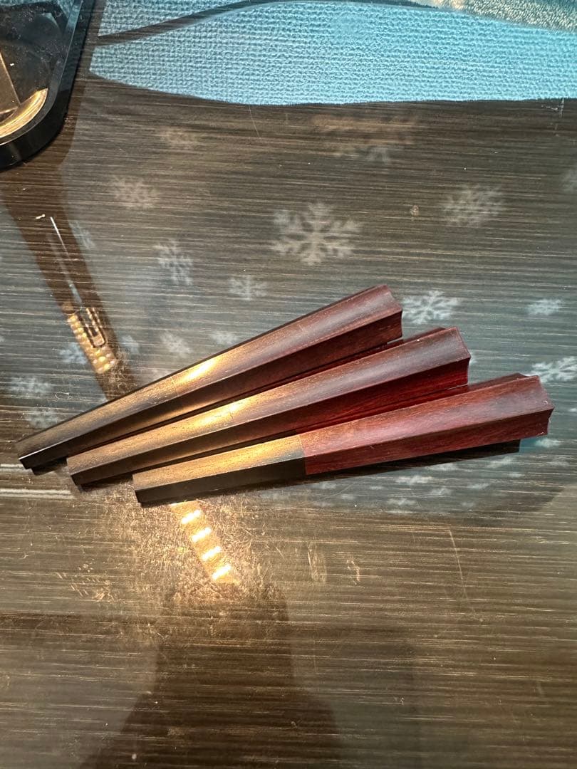 【新品未削品】三味線　糸巻き　紅木(宇柄、6.5分)