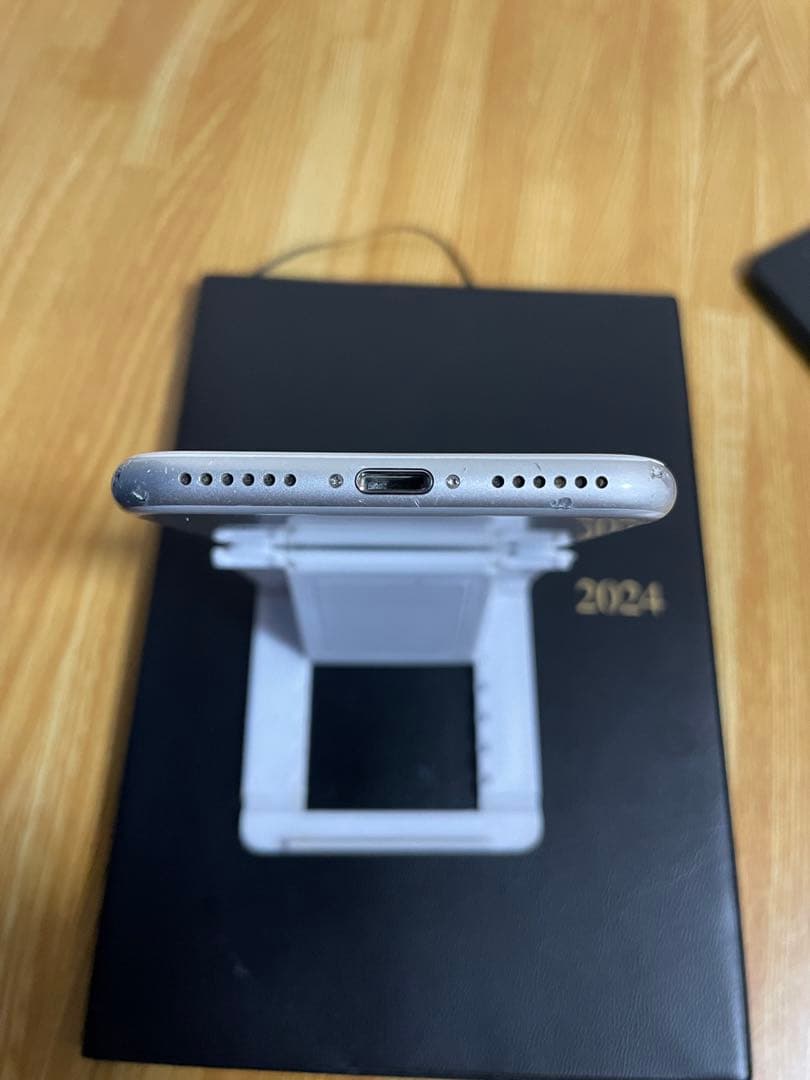 iPhone 7 128GB SIMロックなし（AU）