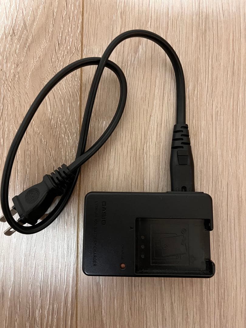 CASIO EXILIM 7.2 EX-Z77 デジカメ