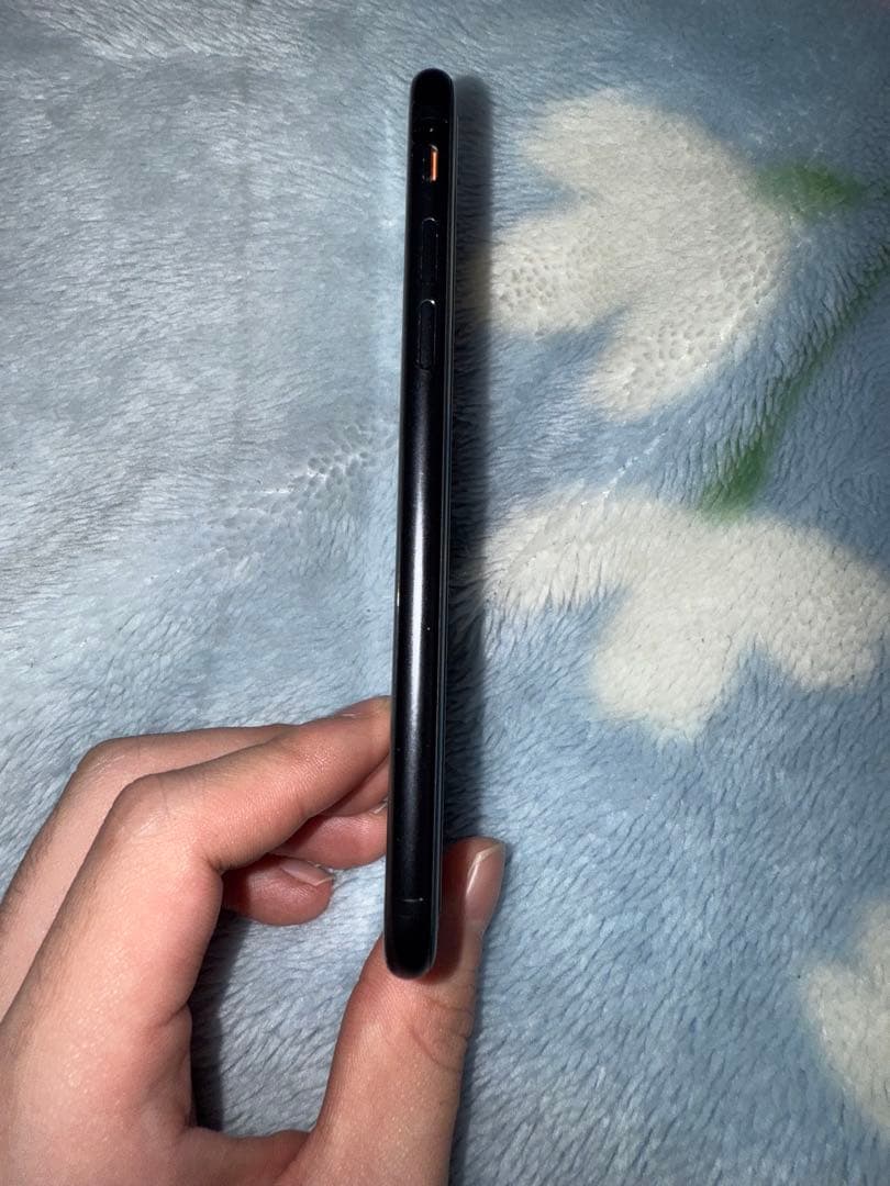 Apple iPhone SE2世代 ブラック 本体