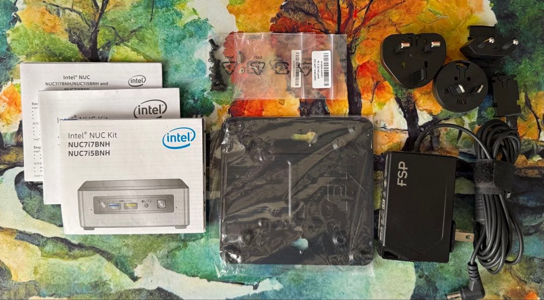 Intel ミニPC NUC7i7BNH DDR4 RAM 16GB付 【現状】