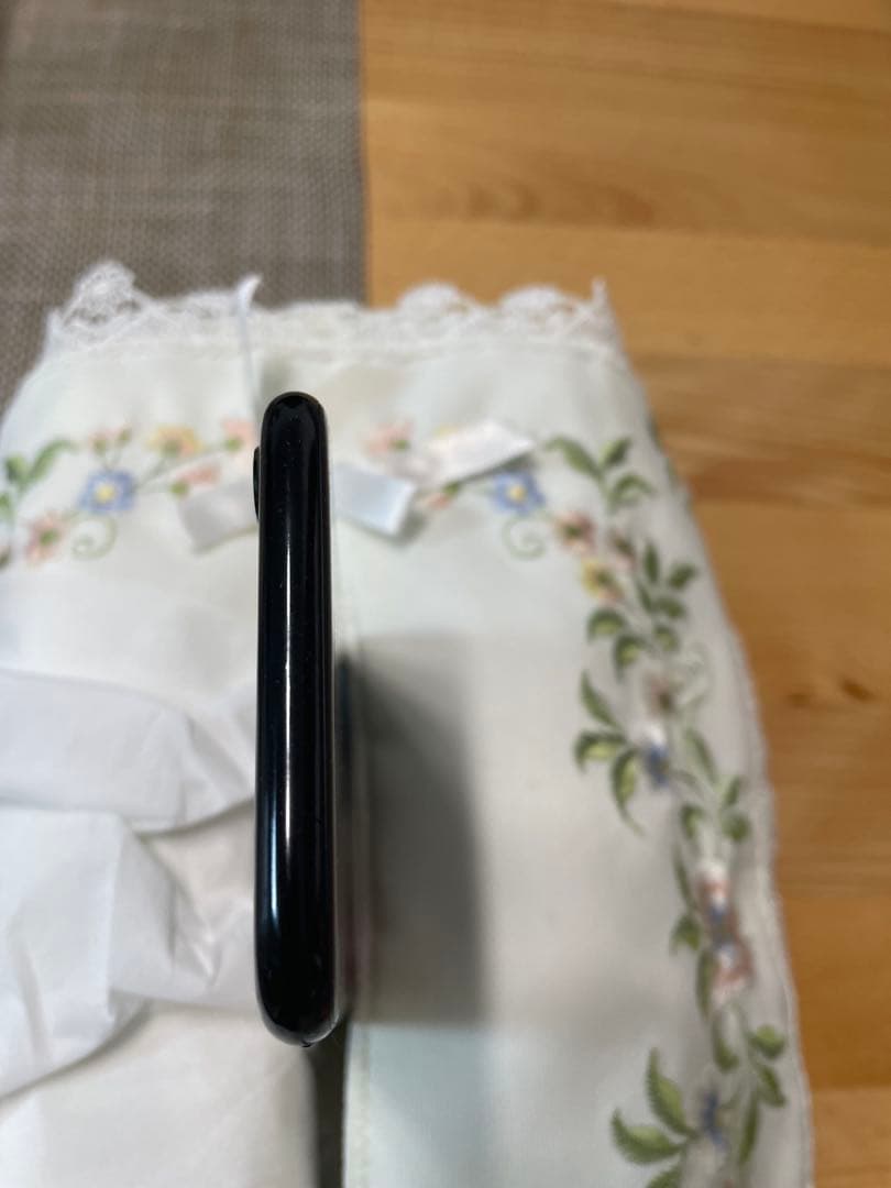 iPhone 7 128GB ジェットブラック SIMフリー バッテリー100％