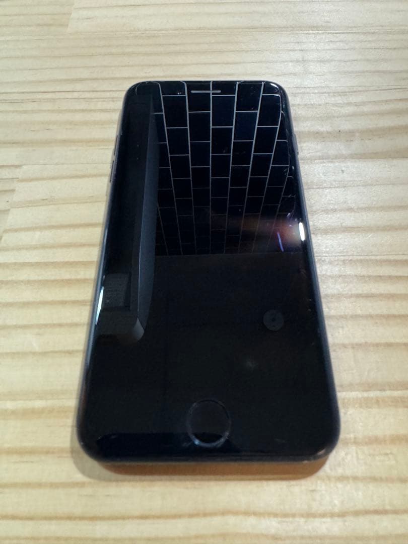 【本体のみ】iPhone7 256GB SIMフリー 最大容量69％