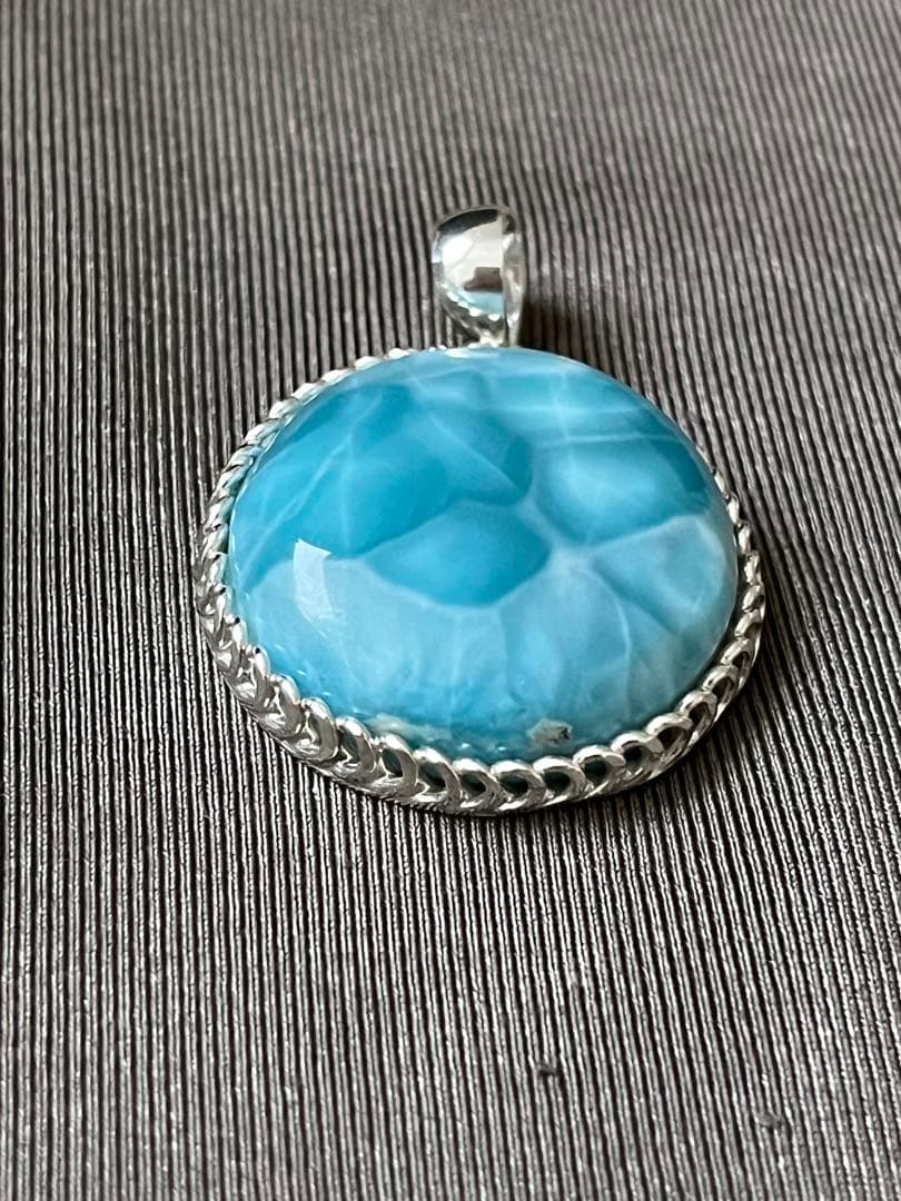 天然石☆高品質！ラリマーまる型ペンダントップ☆ワク付き☆濃いブルー＆模様美しい