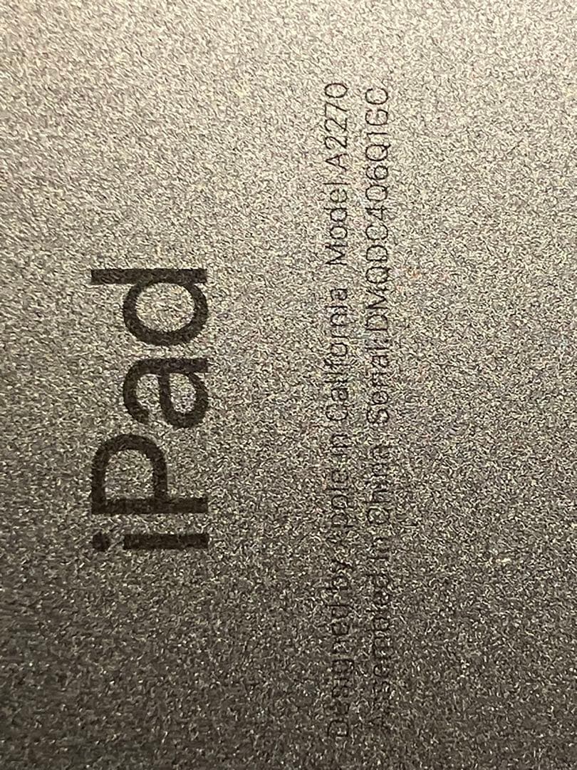 iPad (第8世代) A2270 スペースグレー 10.2インチ　カメラ故障