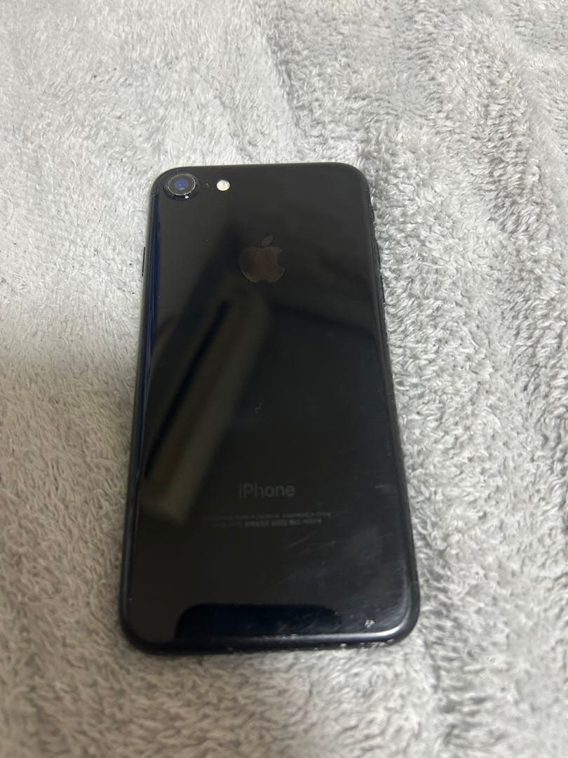 iPhone 7 ブラック 本体 SiMフリー バッテリー69%
