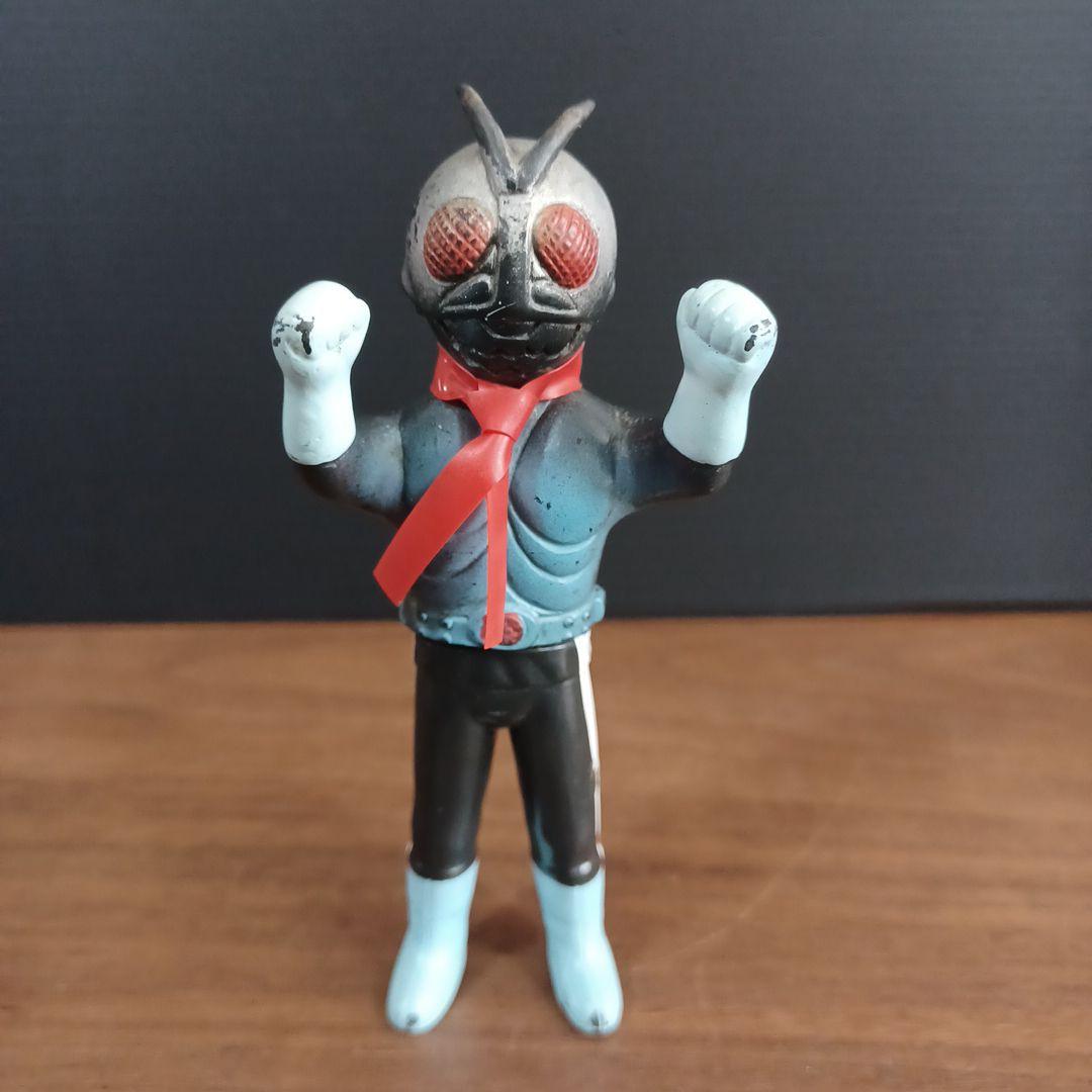 当時物　ポピー製「仮面ライダー」青成型と黒成型及びV3のミニソフビフィギュア3点