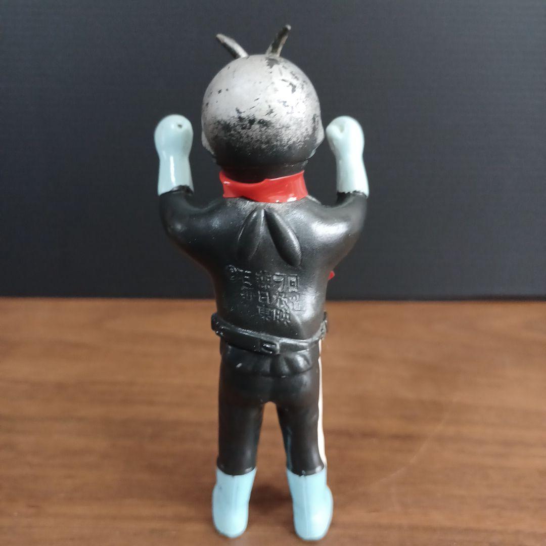 当時物　ポピー製「仮面ライダー」青成型と黒成型及びV3のミニソフビフィギュア3点