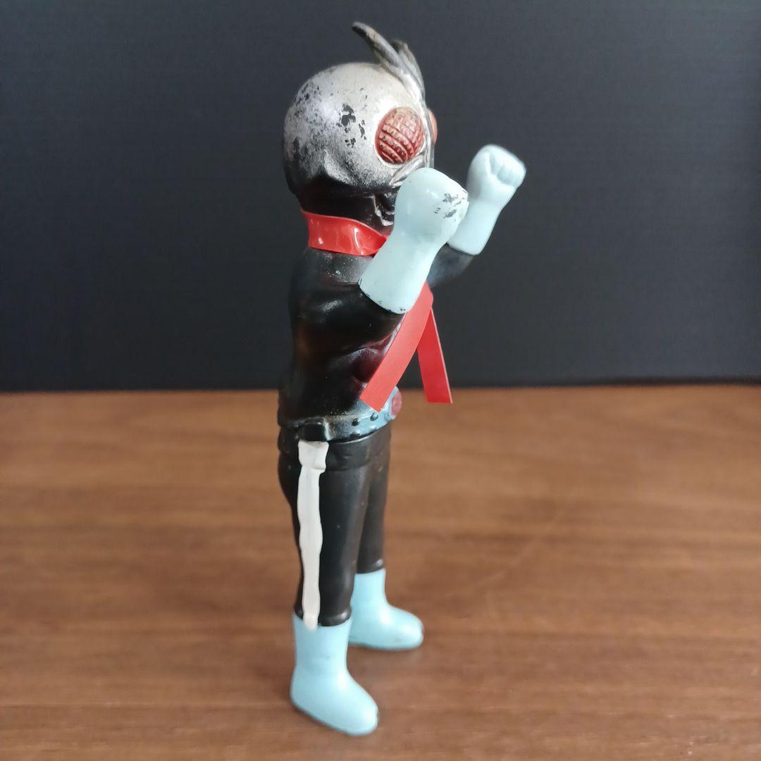 当時物　ポピー製「仮面ライダー」青成型と黒成型及びV3のミニソフビフィギュア3点