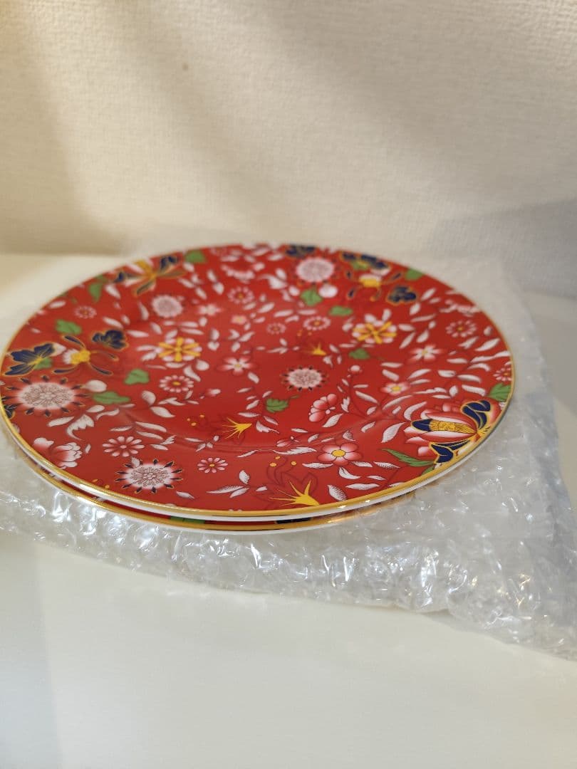 新品　ウエッジウッド　ワンダーラスト　クリムゾンジュエル　20cmプレート　2枚