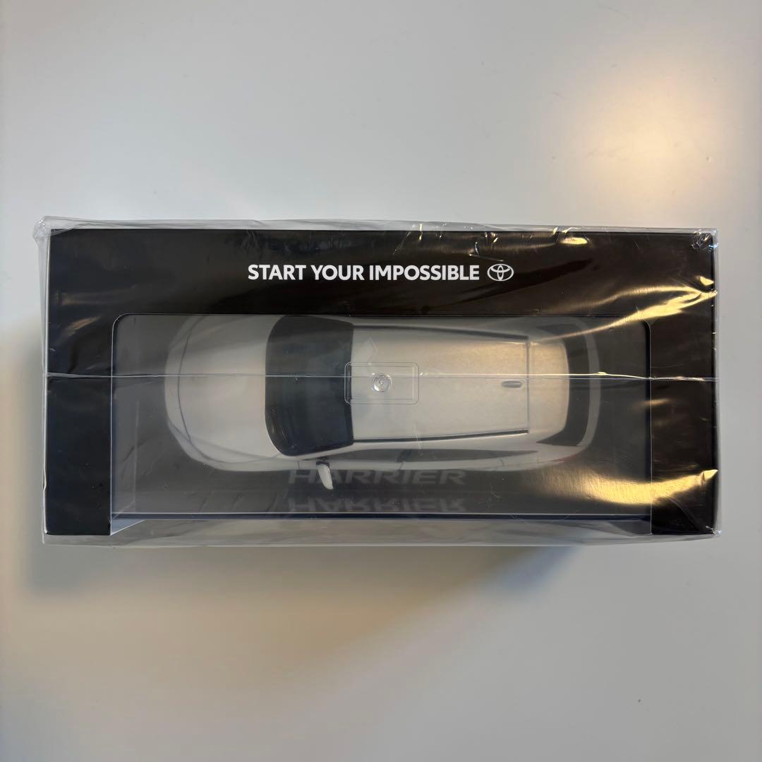 【24h以内発送】トヨタ ハリアー ホワイトパール 1/30ミニカー
