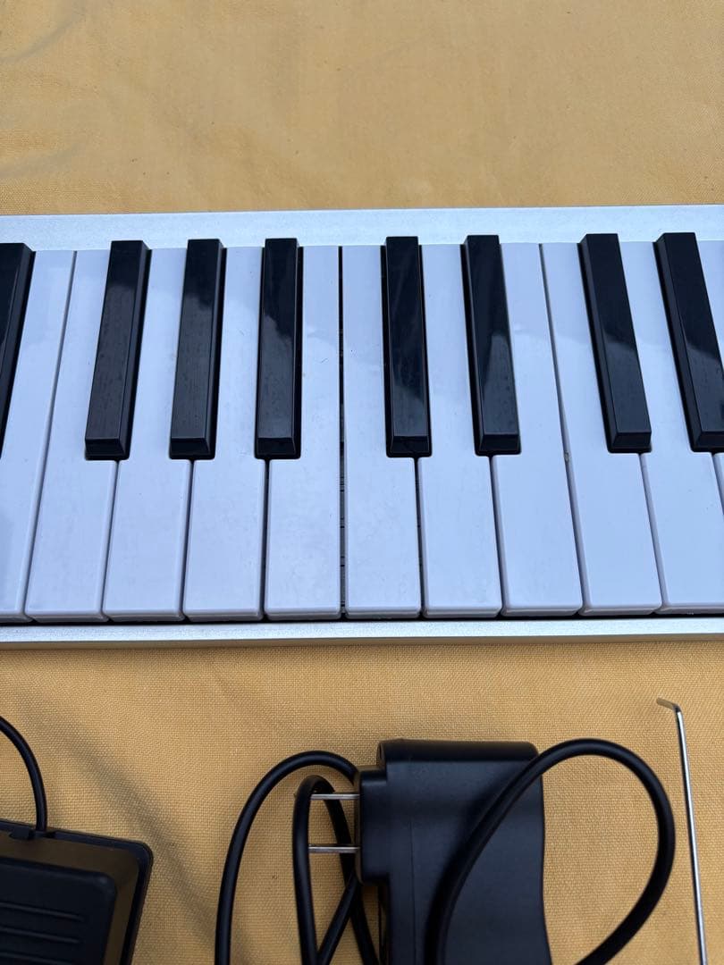F528\"NikoMaku SWAN 61 鍵盤電子ピアノ軽量 ニコマク　携帯型