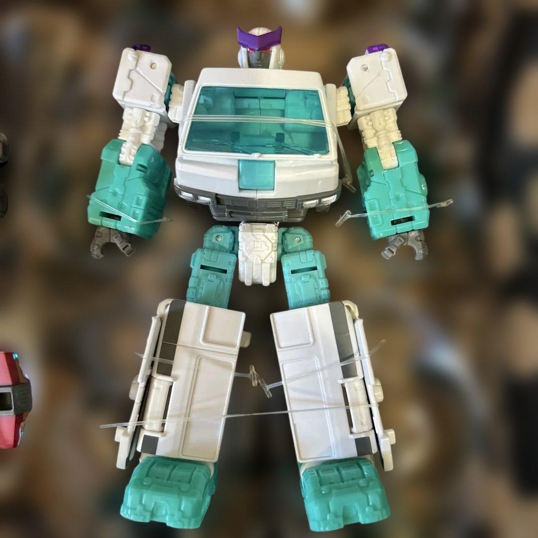 トランスフォーマー　ジェネレーションセレクト　シャッタードグラス　ラチェット