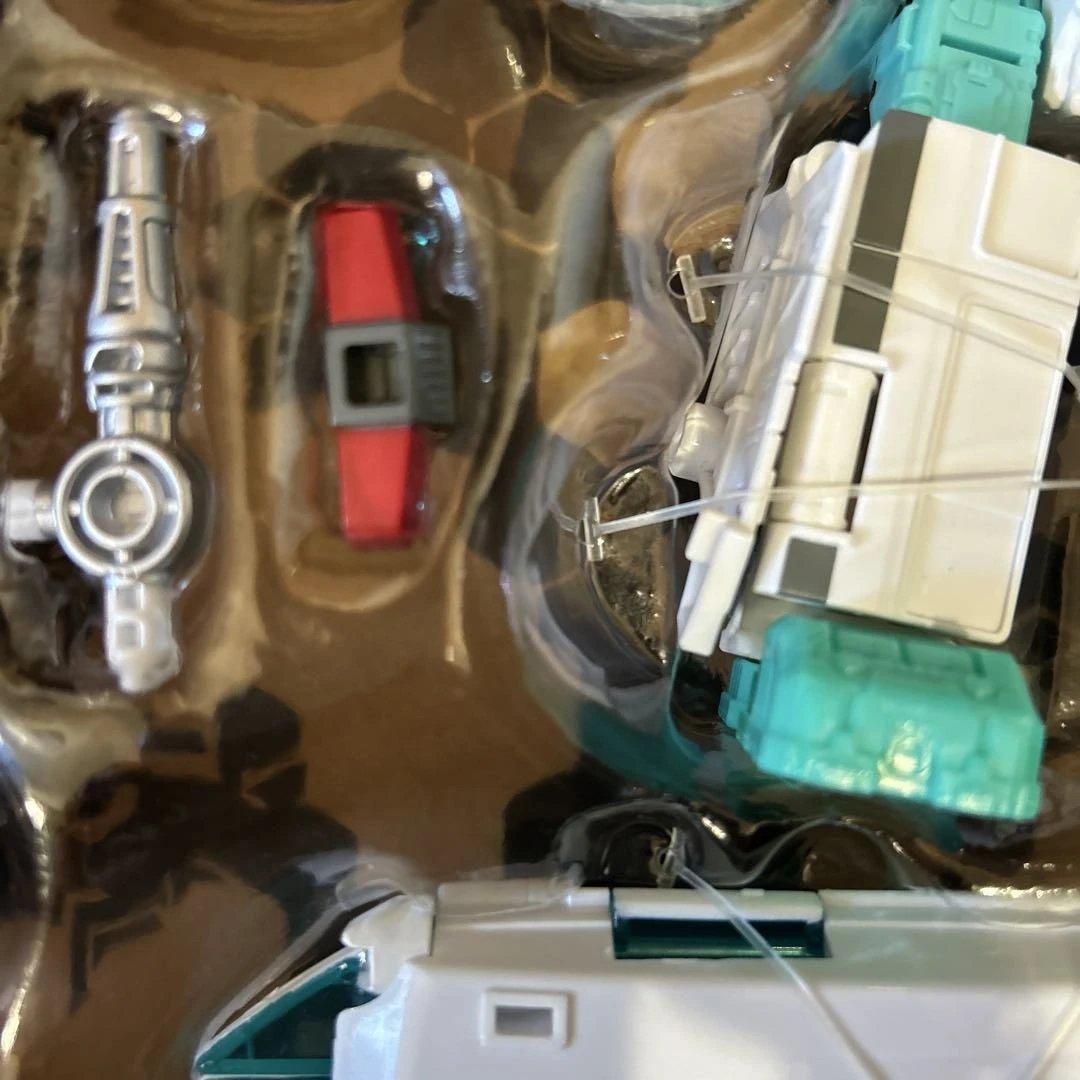 トランスフォーマー　ジェネレーションセレクト　シャッタードグラス　ラチェット