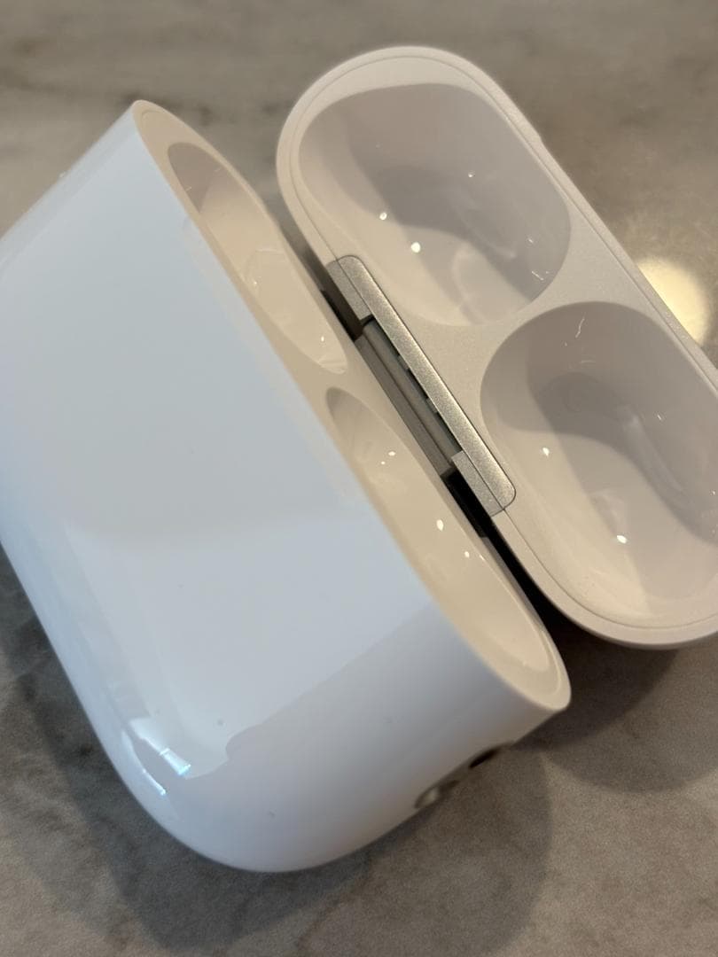 新品未使用 第3世代 AirPodsPro3 本体ケースのみ apple