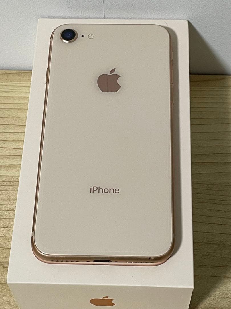 iPhone8 ゴールド　64GB