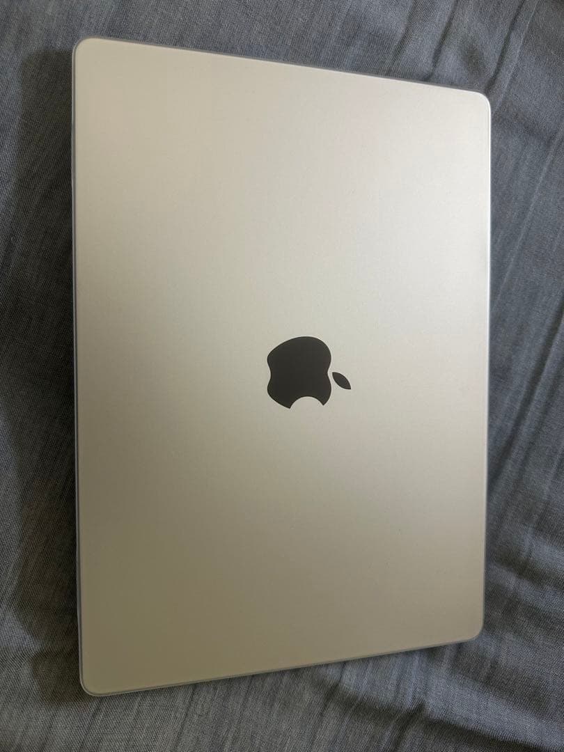 【最終値下げ】2024 Macbook Pro M4 14インチ　シルバー