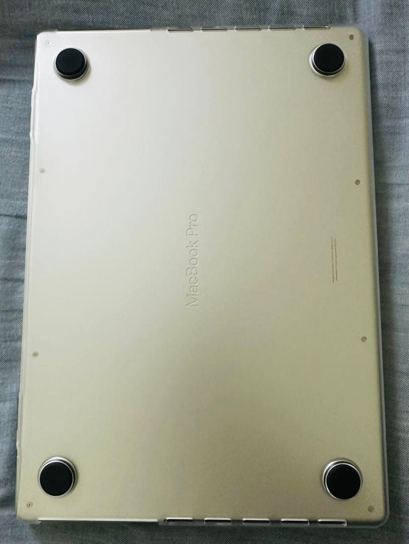 【最終値下げ】2024 Macbook Pro M4 14インチ　シルバー