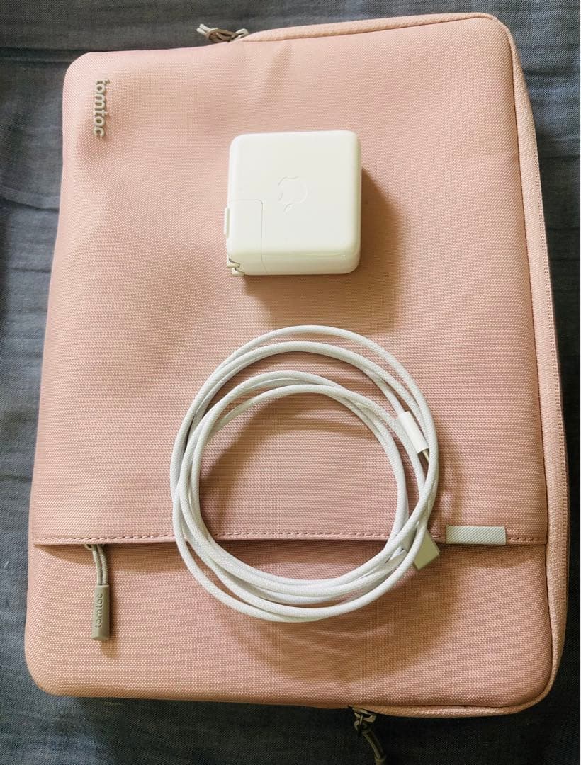 【最終値下げ】2024 Macbook Pro M4 14インチ　シルバー