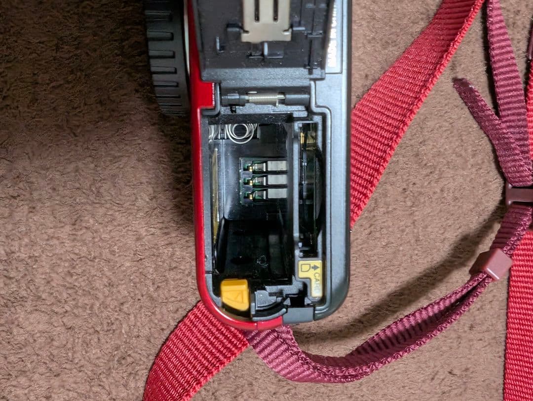 Nikon 1 j1 レッド