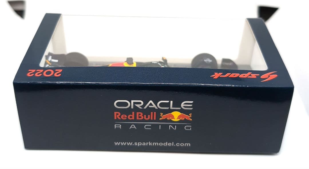 オラクル レッドブル レーシング RB18 スパーク 2022 日本GP仕様