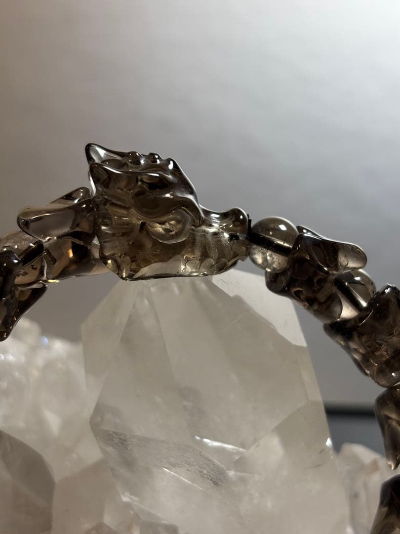 龍のスモーキークォーツブレスレット　龍のブレスレット　11.7mm 天然石