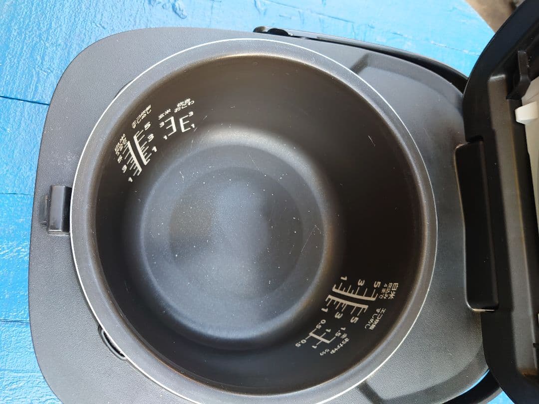パナソニック炊飯器SR-CFE109　2020年製