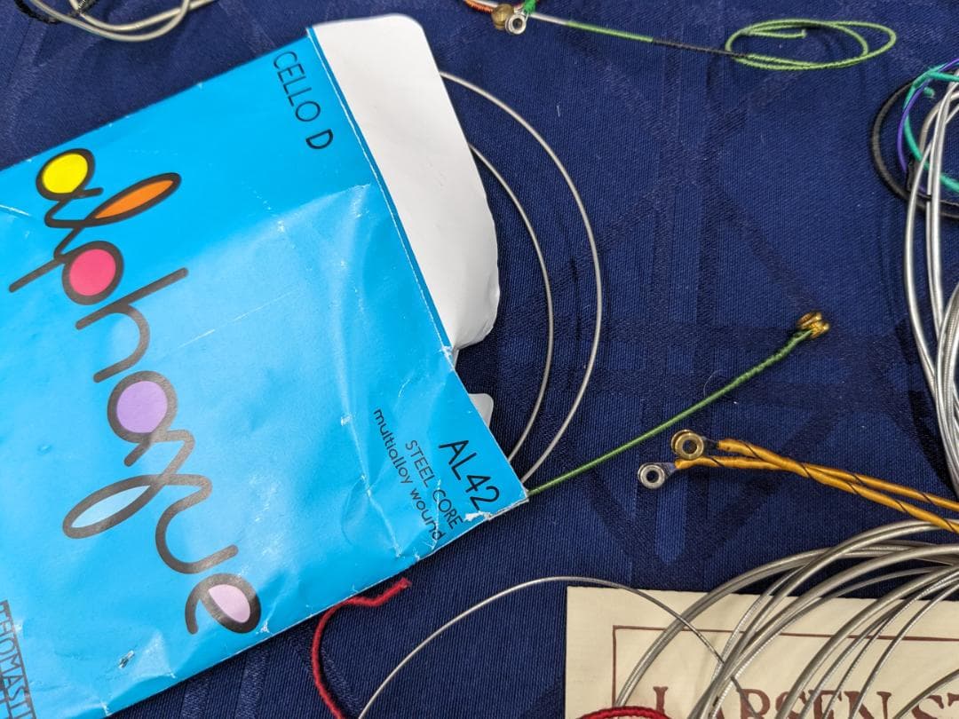 チェロ弦4/4　5セットと少し