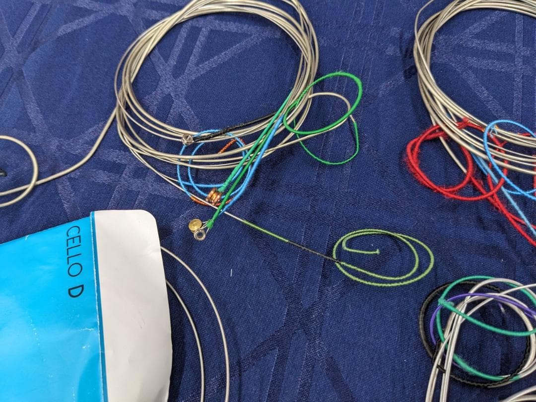 チェロ弦4/4　5セットと少し