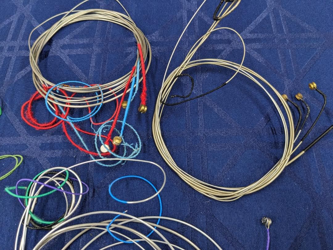 チェロ弦4/4　5セットと少し