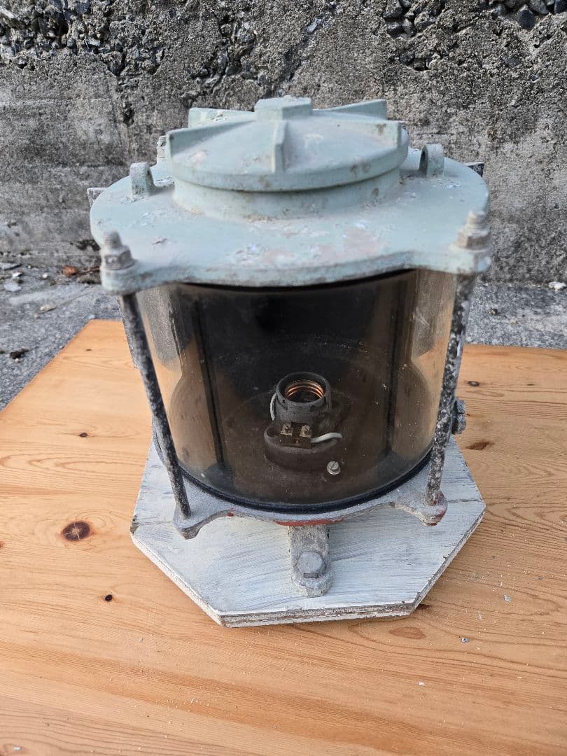 レトロ 船舶ランプ 骨董品 レトロ電球付き 取り付け台、コンセント付き