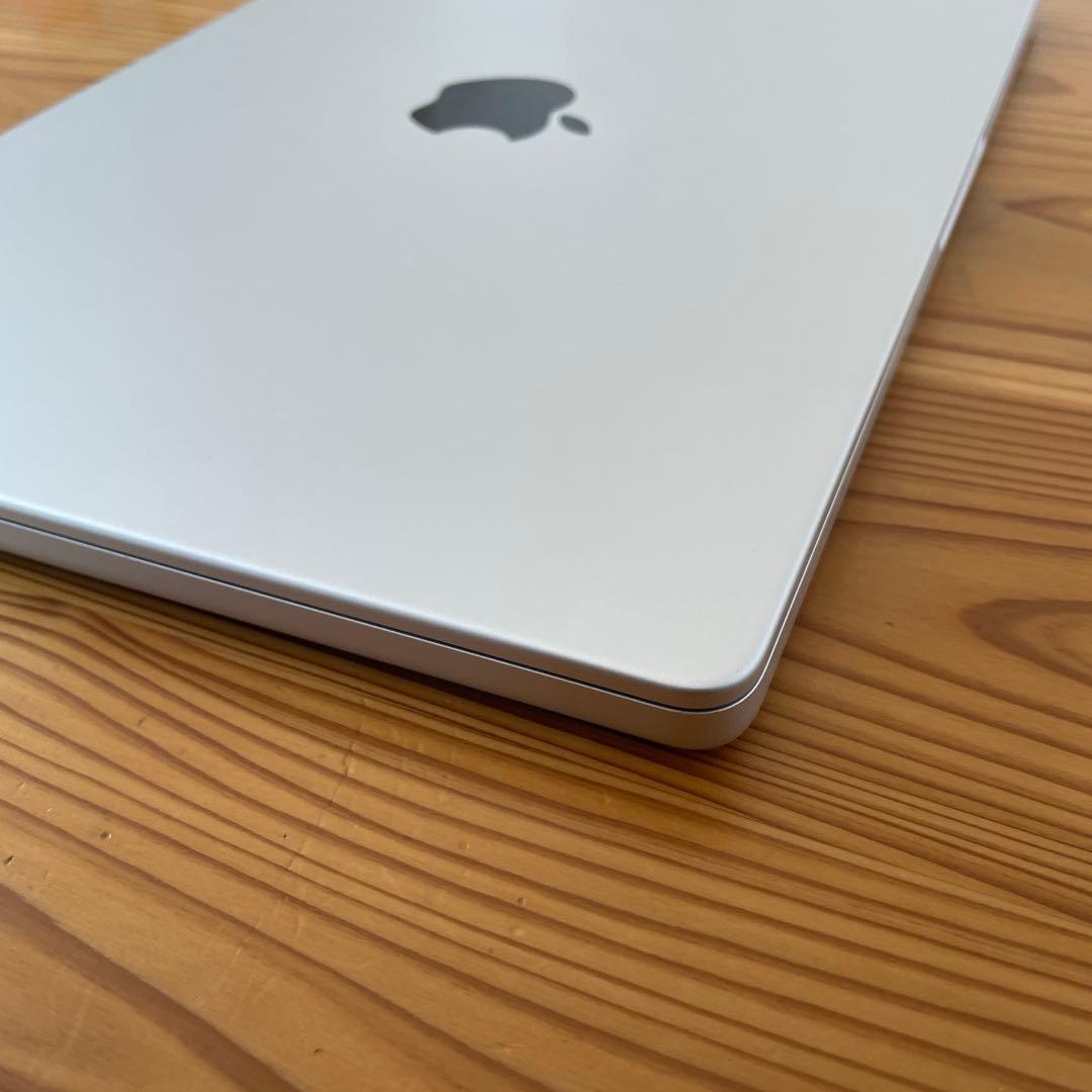 MacBook Pro M1 14インチ 10コア 16GB SSD 1TB