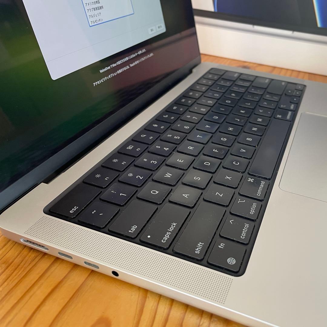 MacBook Pro M1 14インチ 10コア 16GB SSD 1TB