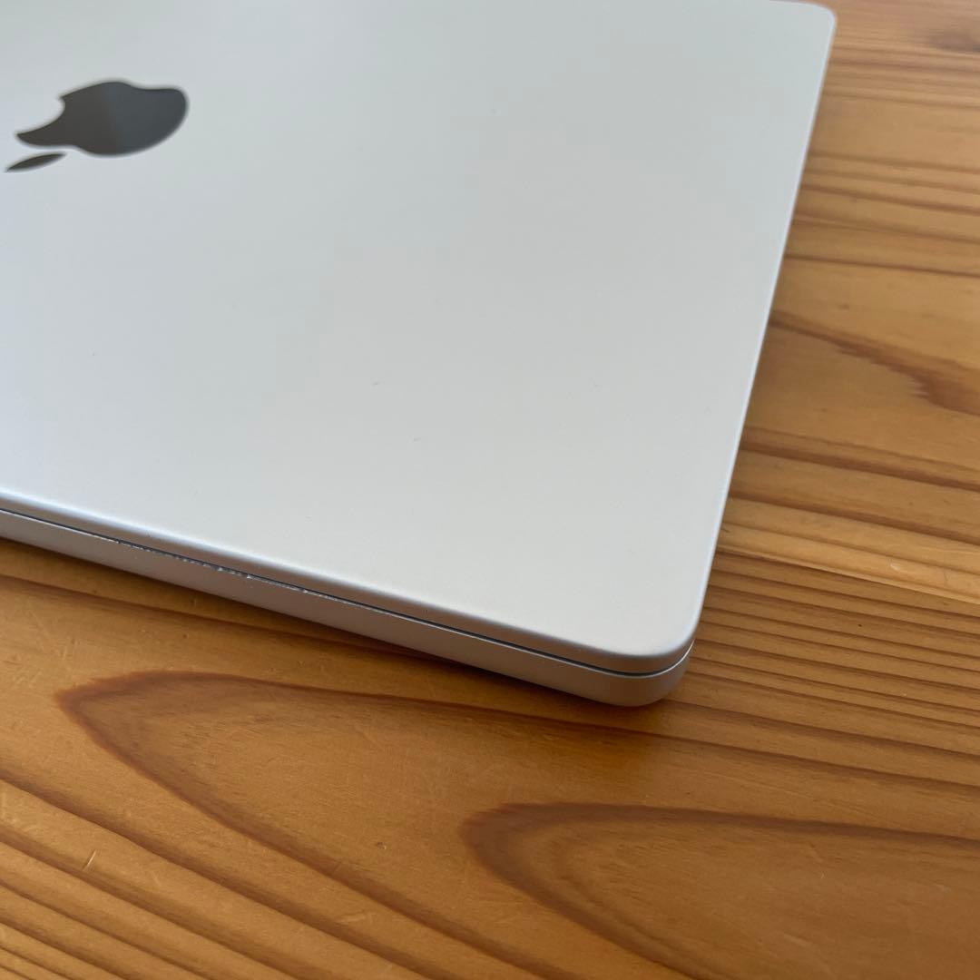 MacBook Pro M1 14インチ 10コア 16GB SSD 1TB