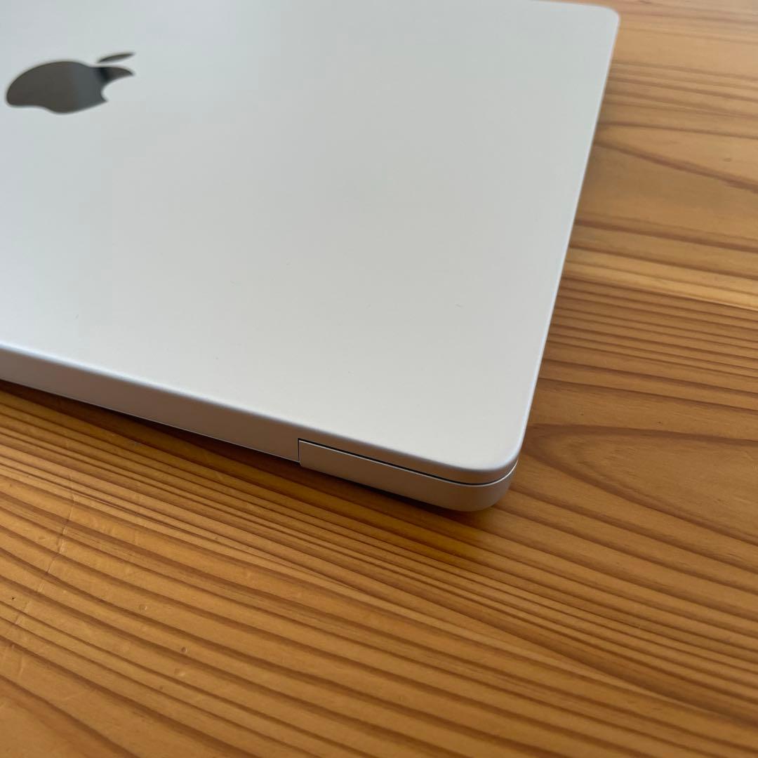 MacBook Pro M1 14インチ 10コア 16GB SSD 1TB