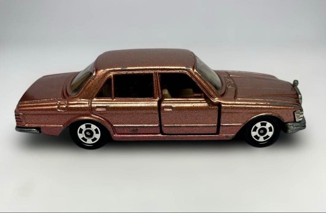 日本製　トミカ　メルセデスベンツ450SEL. F7