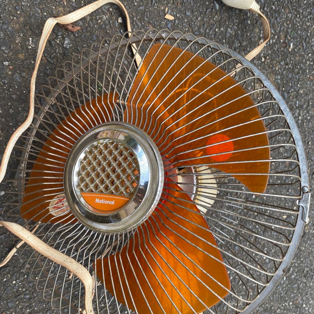 National 壁掛け扇風機 オレンジ色 リモコン付き　昭和レトロポップ